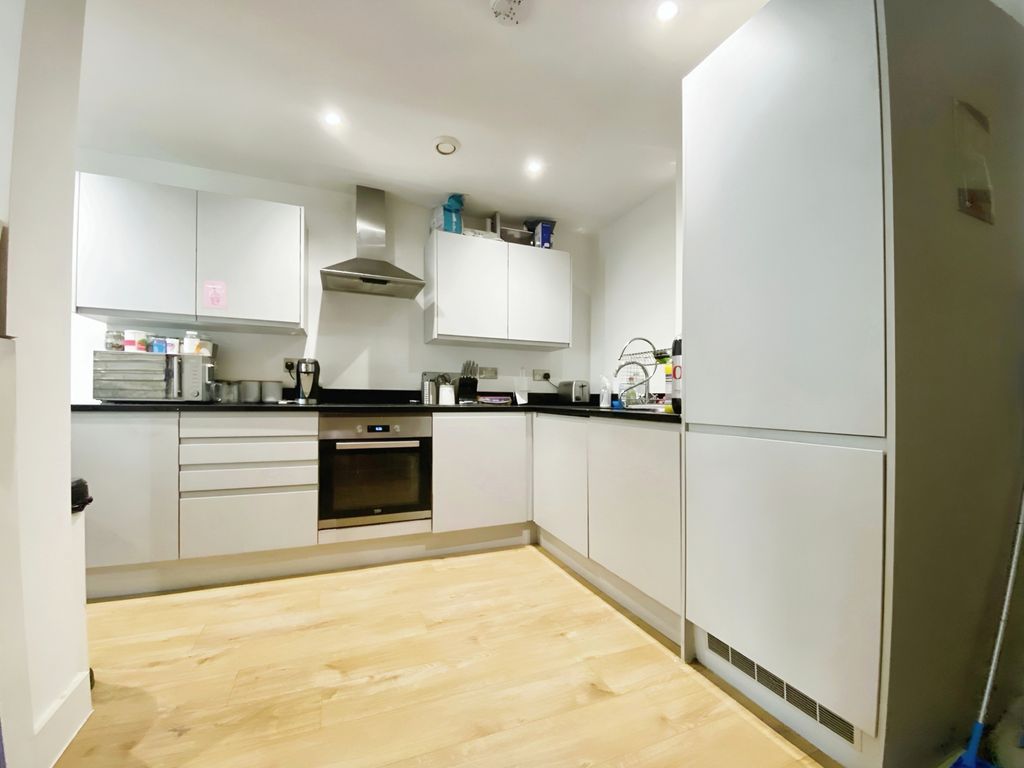 Property photo 3 of 6 Photo 02