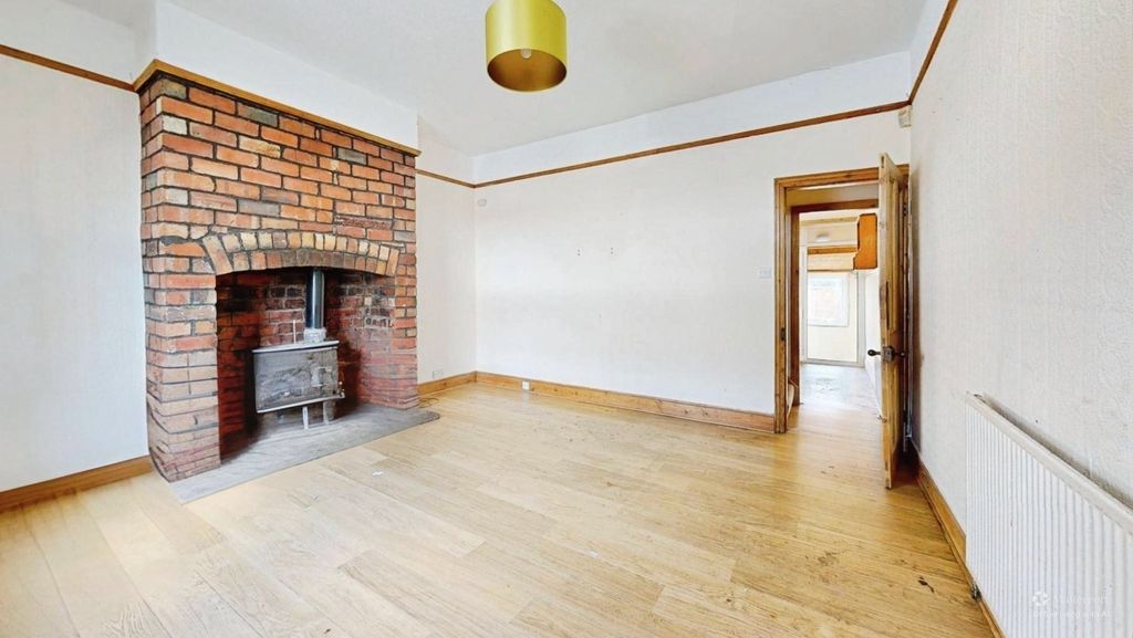 Property photo 2 of 8 Pbox-Img.Jpg