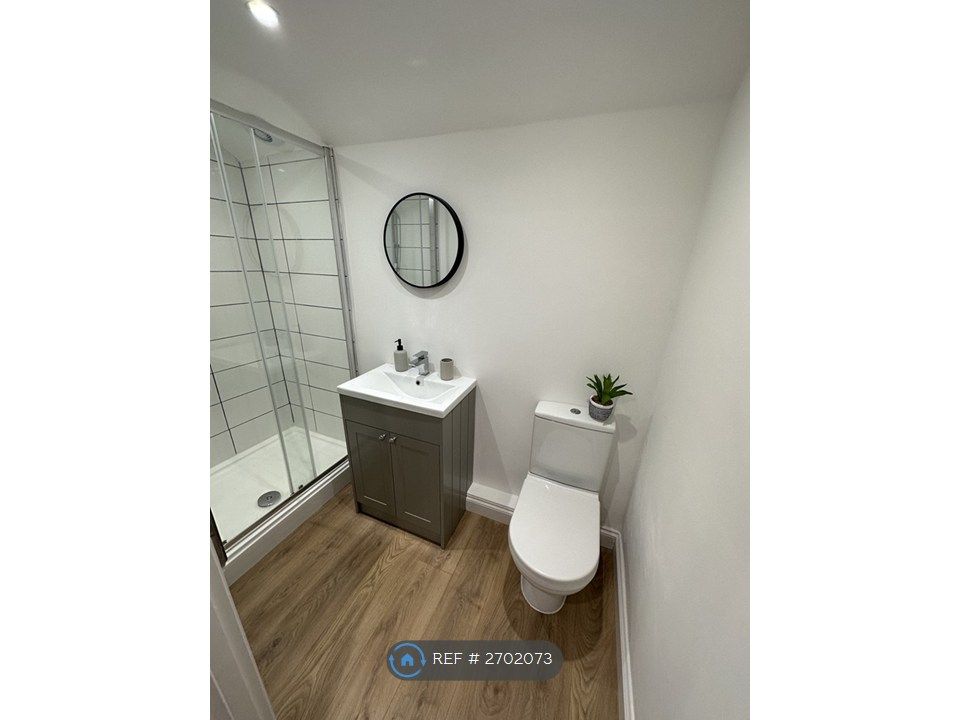 Property photo 3 of 6 Room 2 En-Suite