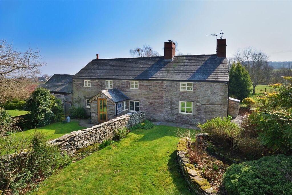 Property photo 1 of 44