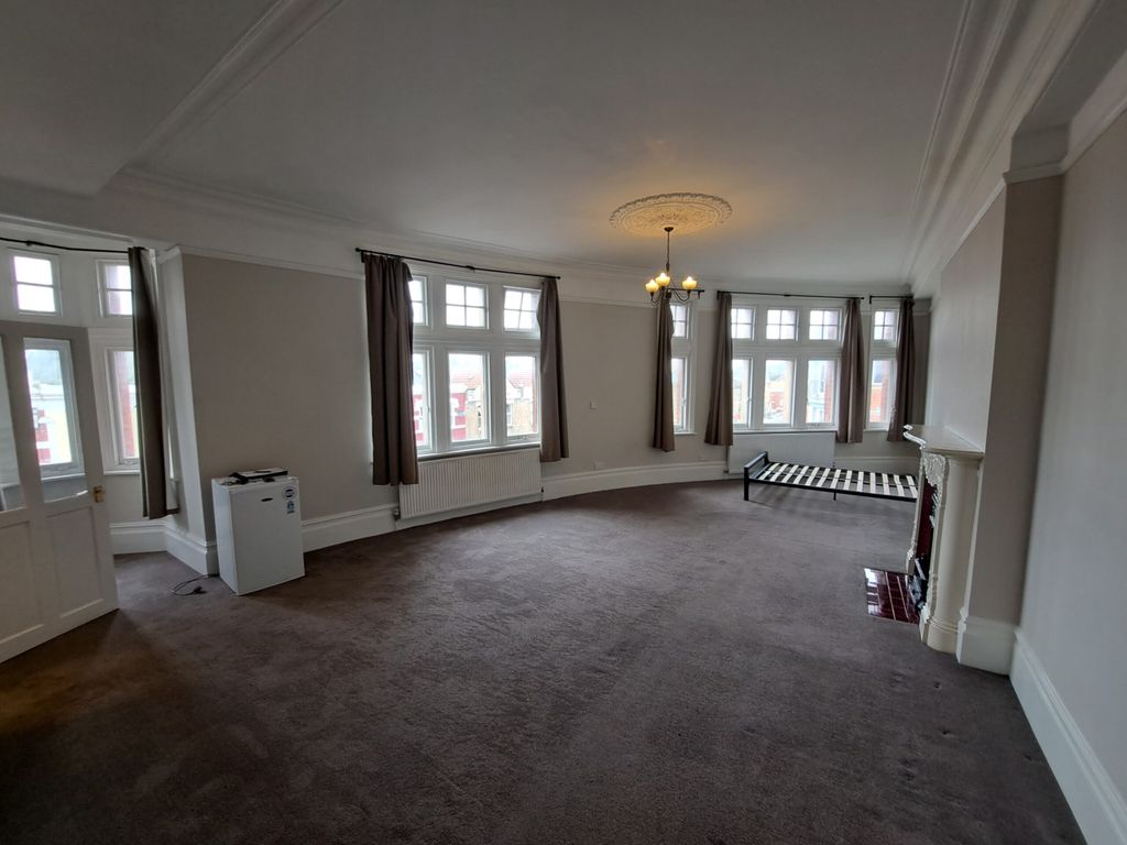 Property photo 1 of 4