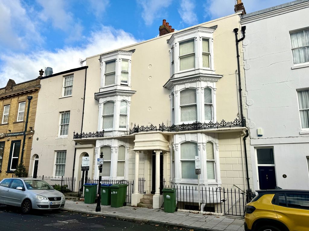 Property photo 1 of 17 Picture No. 23