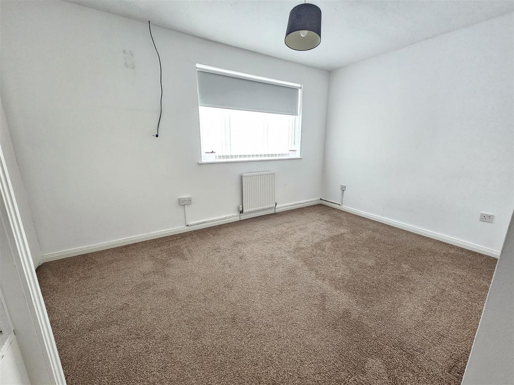 Property photo 3 of 10 1000058880.Jpg