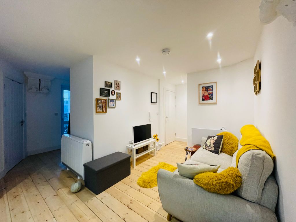 Property photo 3 of 10