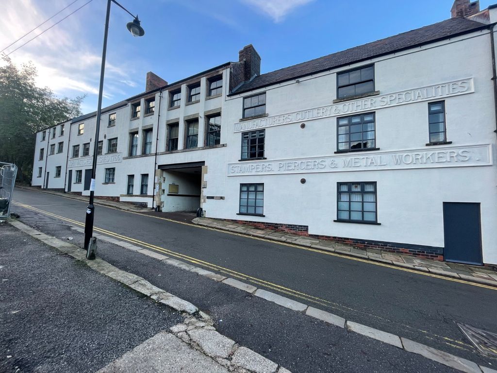 Property photo 2 of 8 Picture No. 11