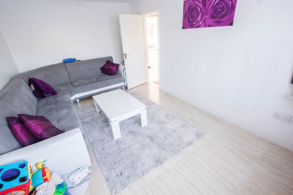 Property photo 1 of 8 Photo 1