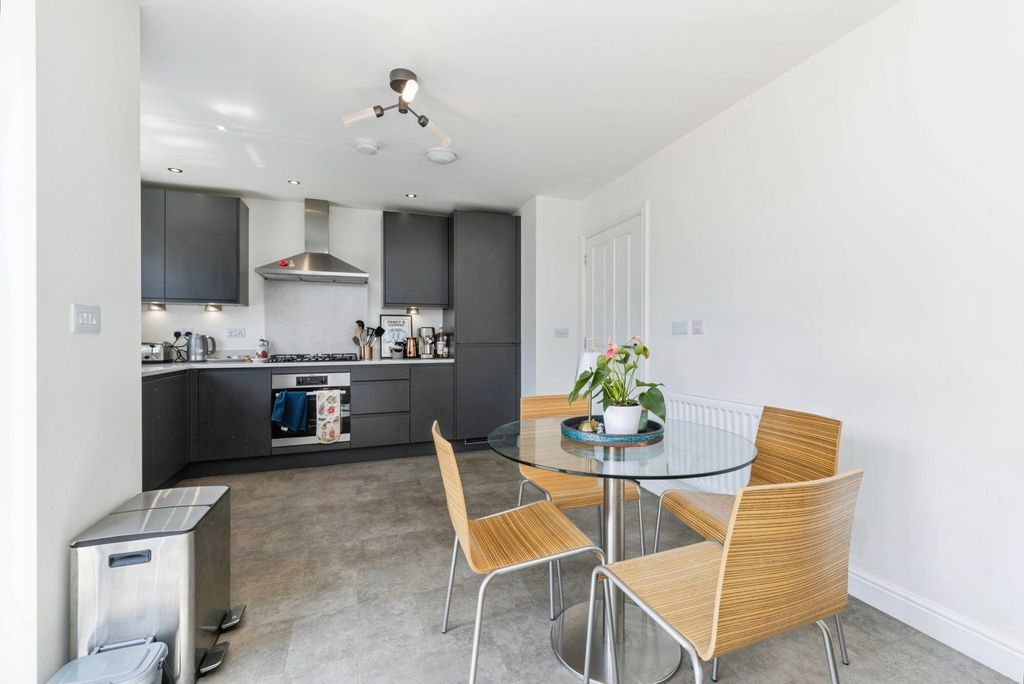 Property photo 3 of 15 Pbox-Img.Jpg