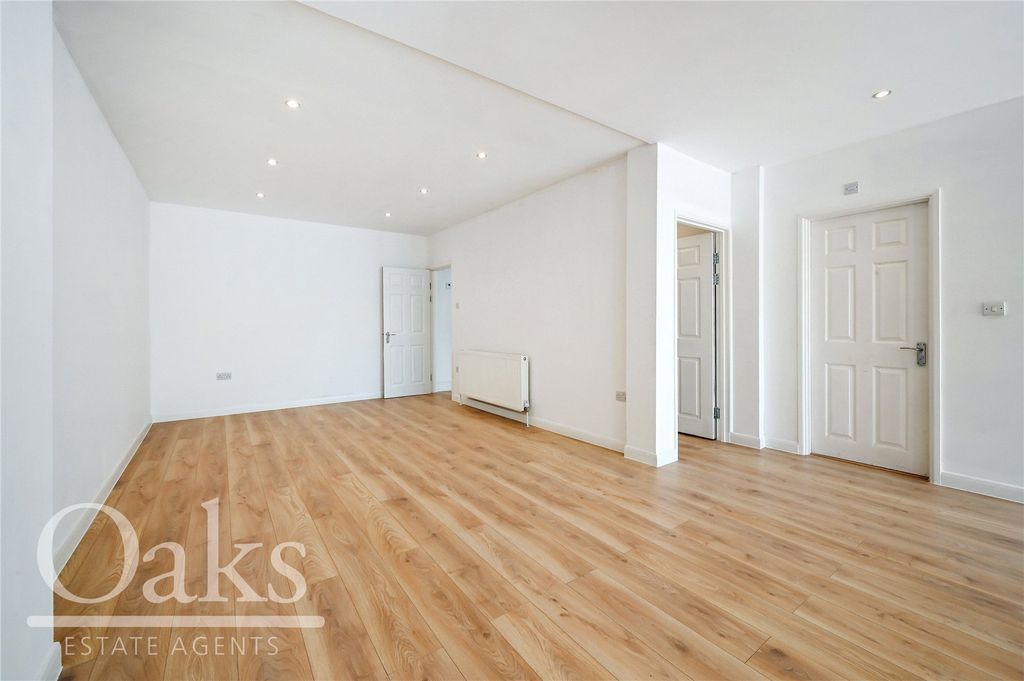 Property photo 2 of 12 Picture No. 23