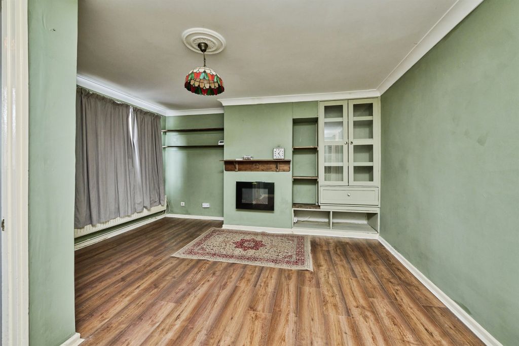 Property photo 3 of 16