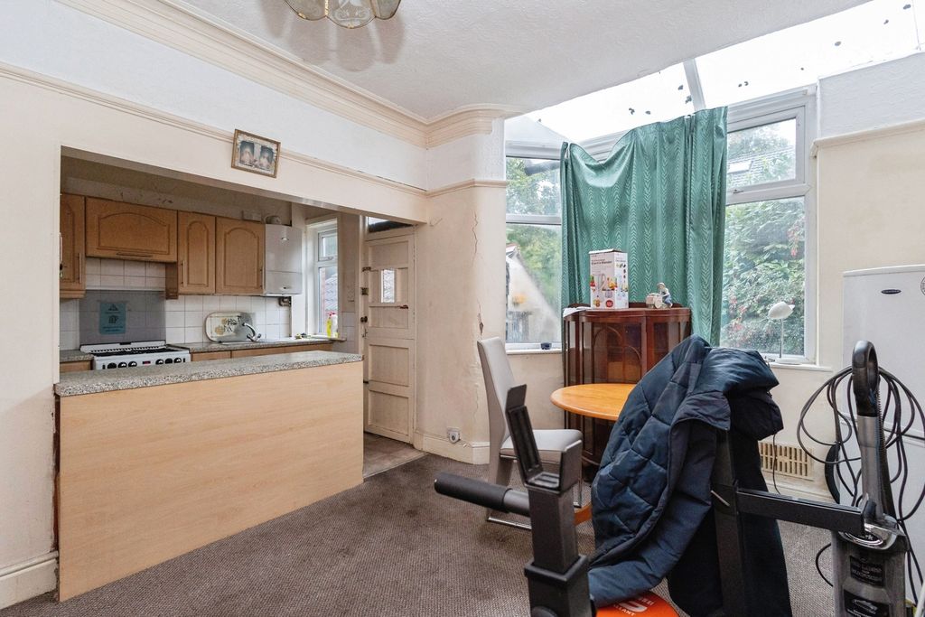 Property photo 2 of 17 Photo
