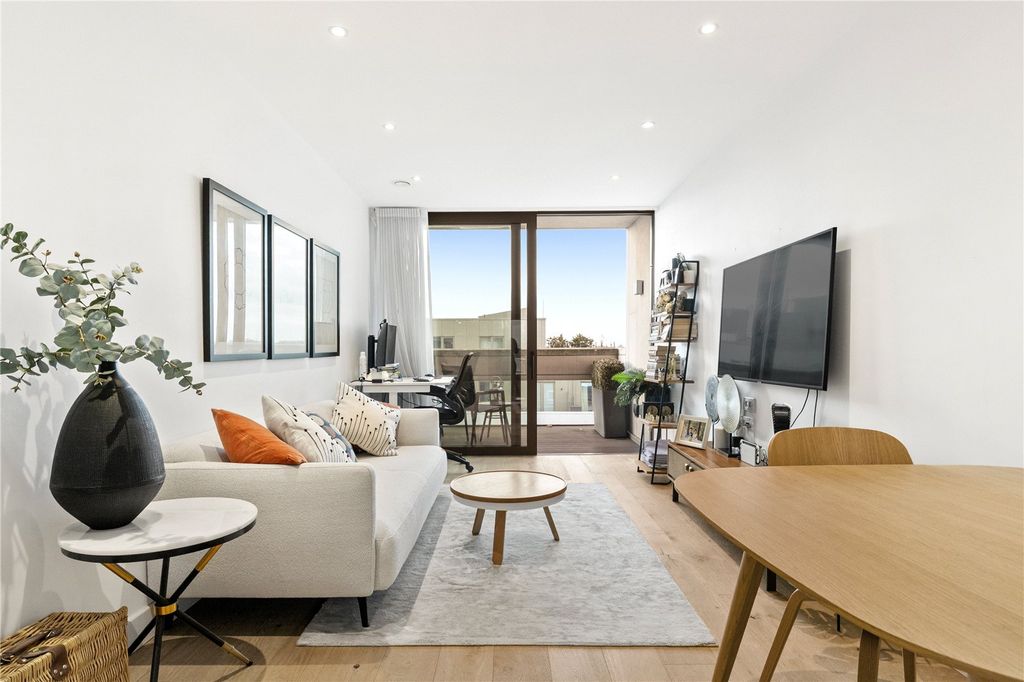 Property photo 1 of 12 Reception Room