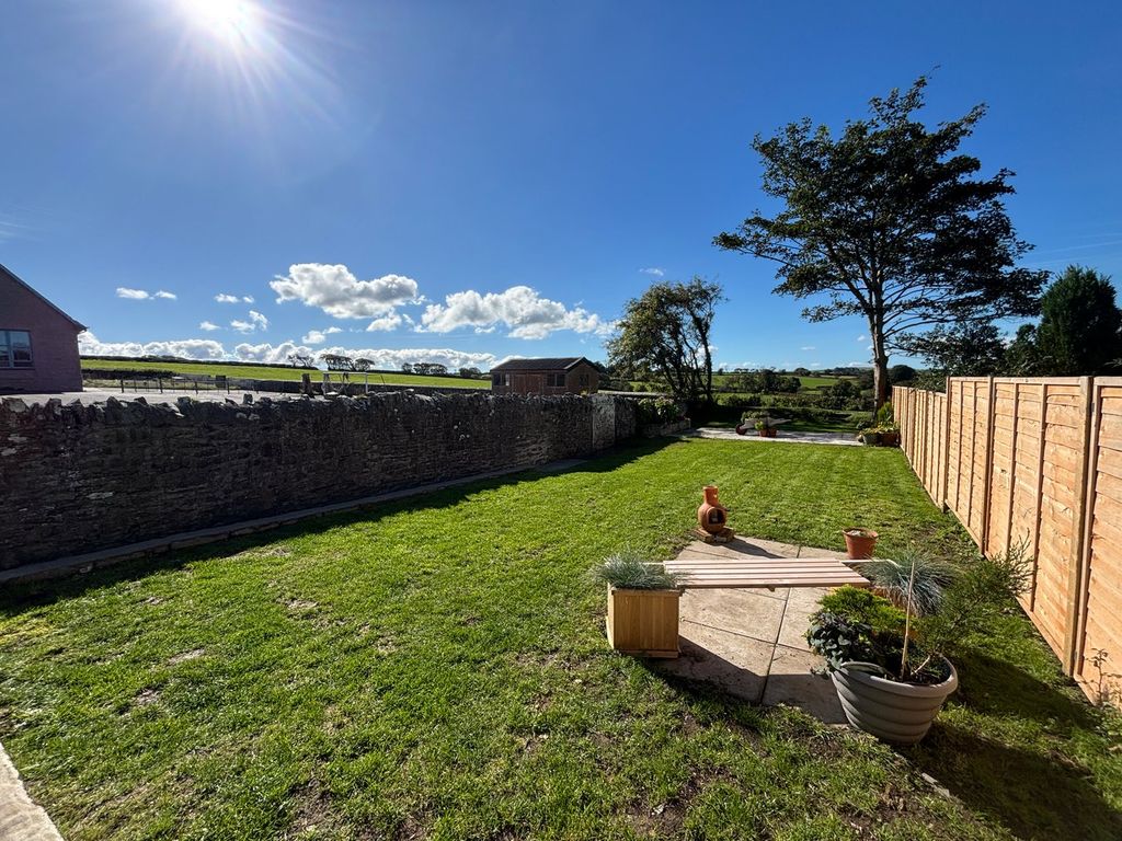 Property photo 2 of 26