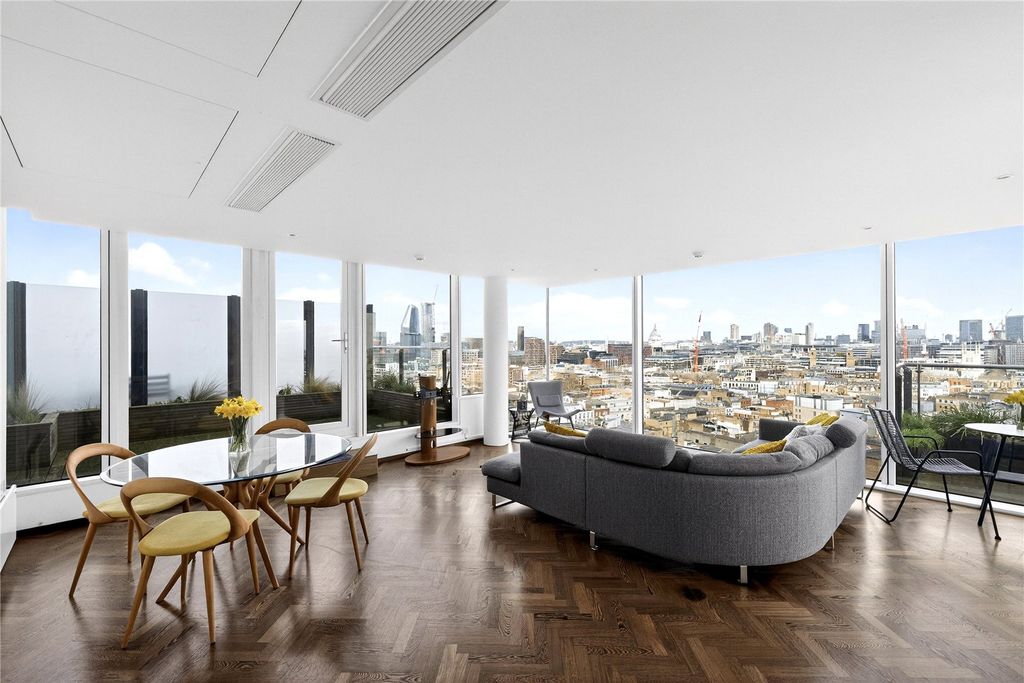 Property photo 2 of 20 Reception Room