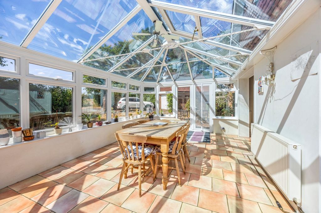 Property photo 3 of 33