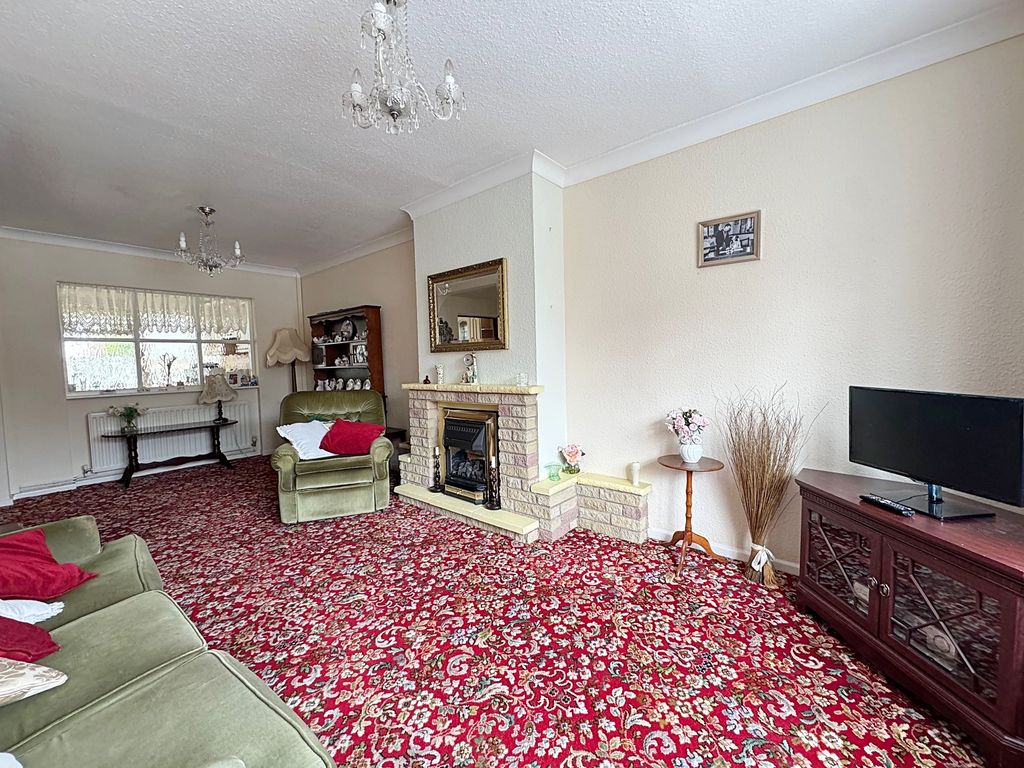 Property photo 2 of 11 6