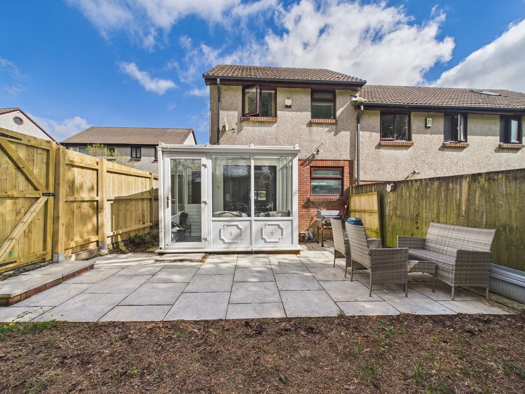 Property photo 2 of 20