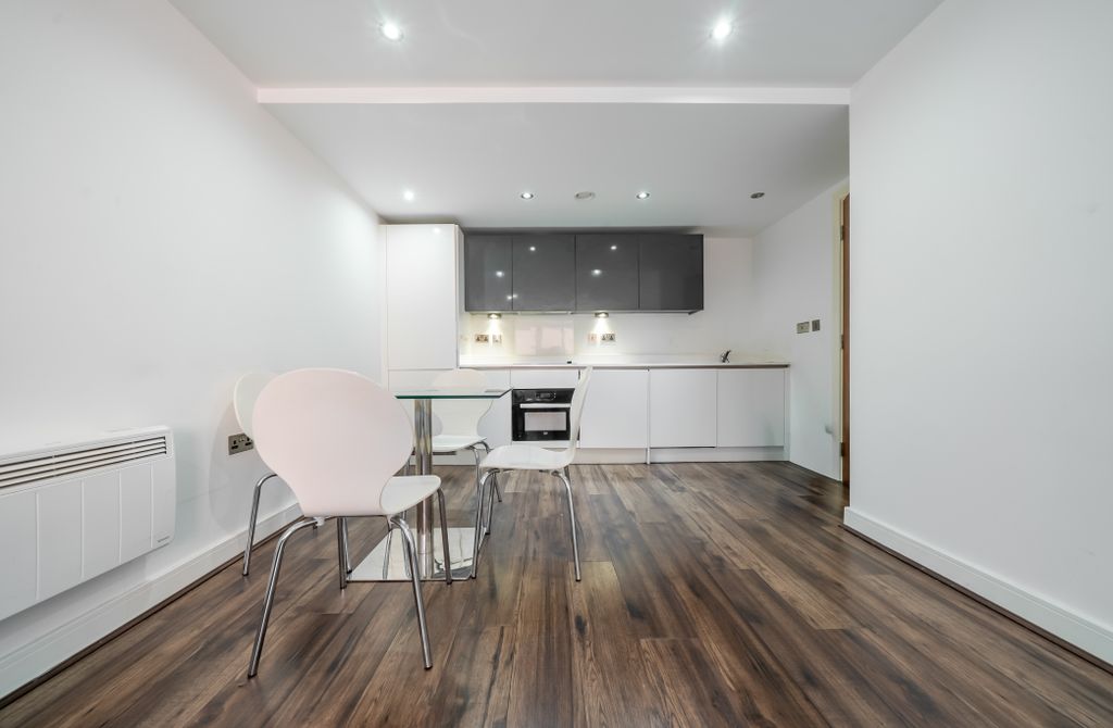 Property photo 3 of 11 Maddison House00010