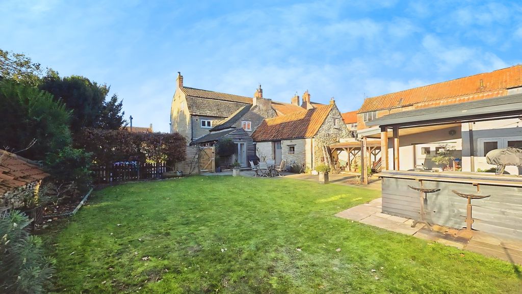 Property photo 1 of 24