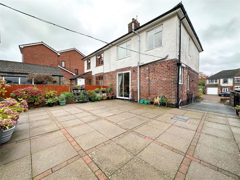 Property photo 2 of 32