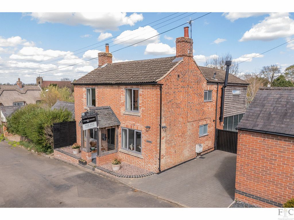 Property photo 2 of 44