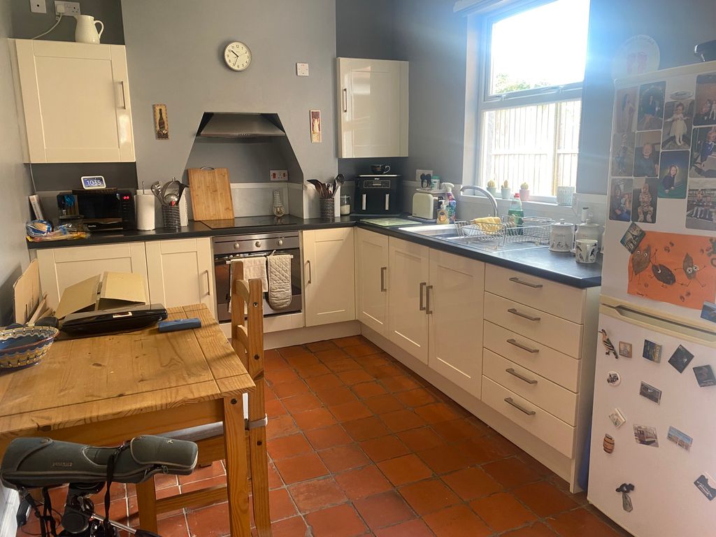Property photo 2 of 4 Kitchen