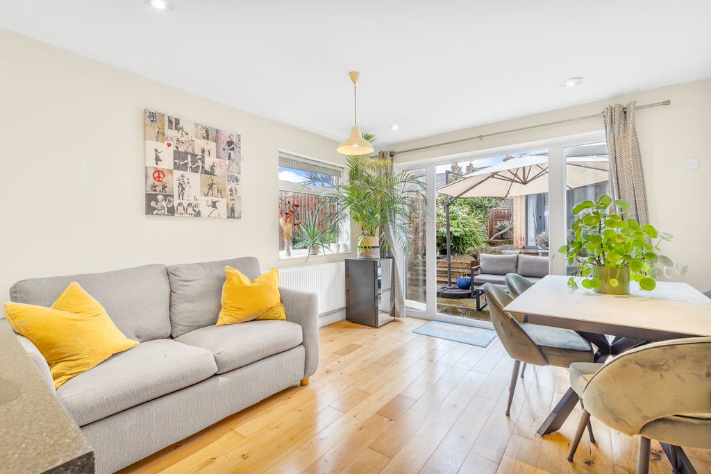 Property photo 1 of 13 Murray Road (10)