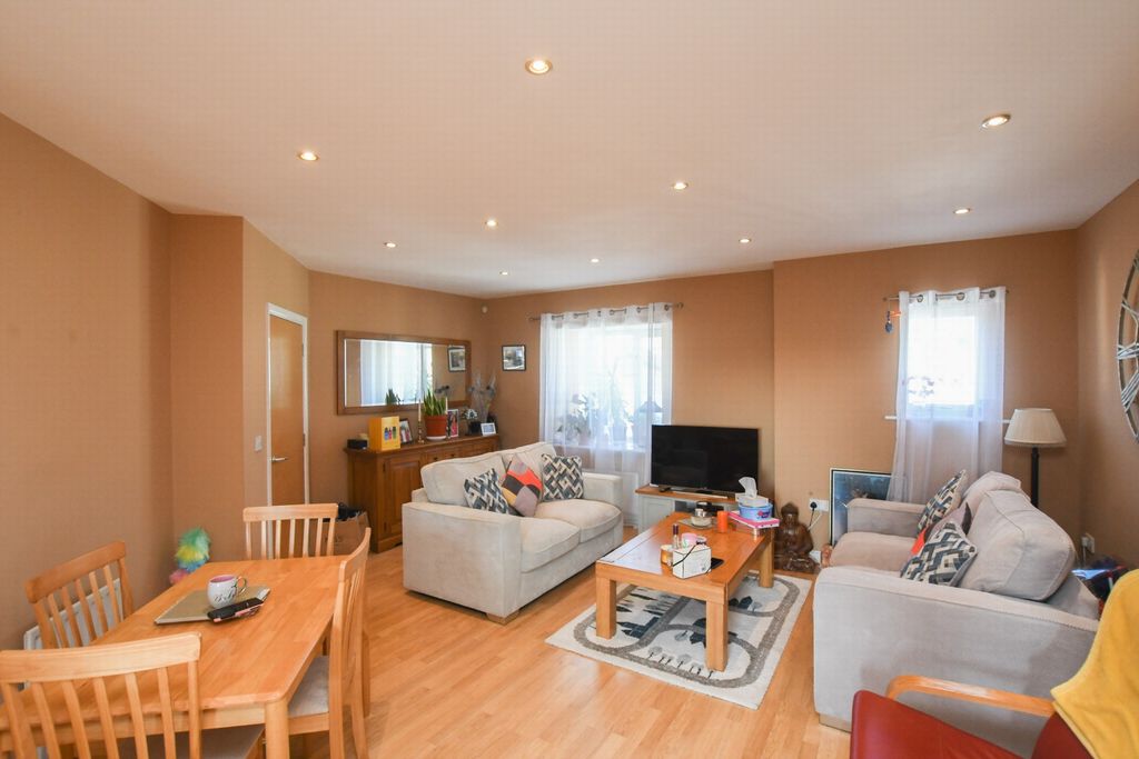 Property photo 3 of 11 Photo 8