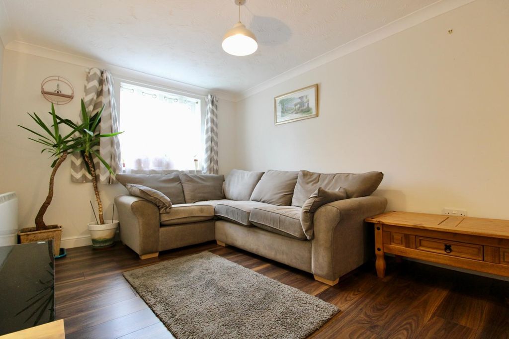 Property photo 3 of 32