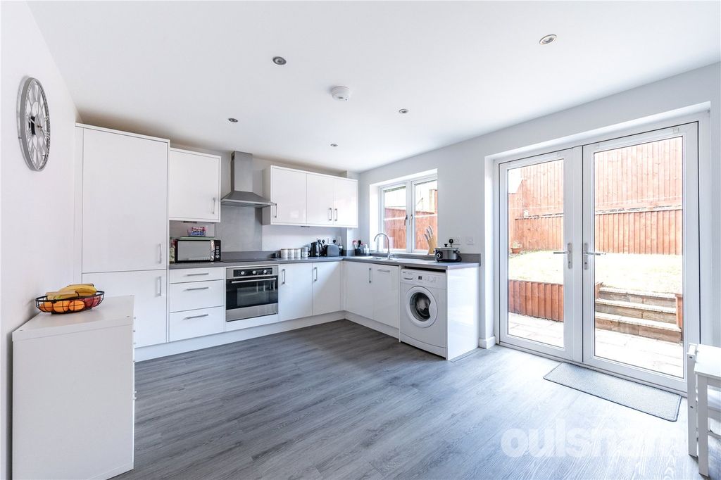 Property photo 3 of 13 Picture No. 30