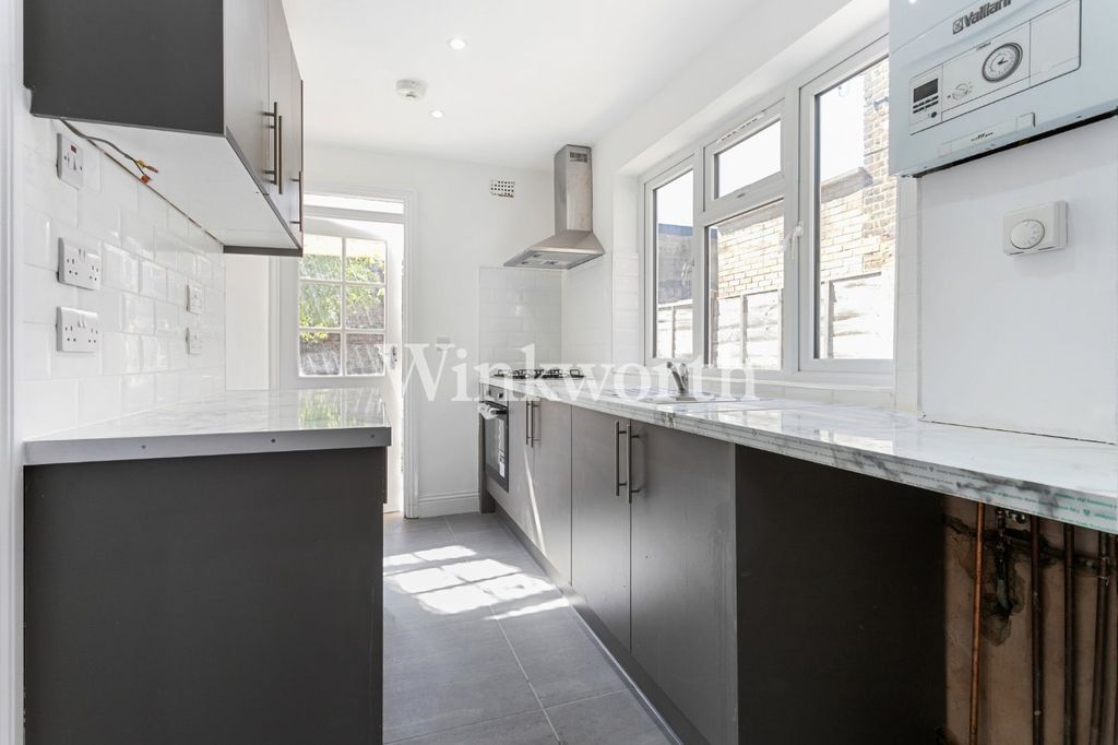 Property photo 3 of 17 Picture No. 16