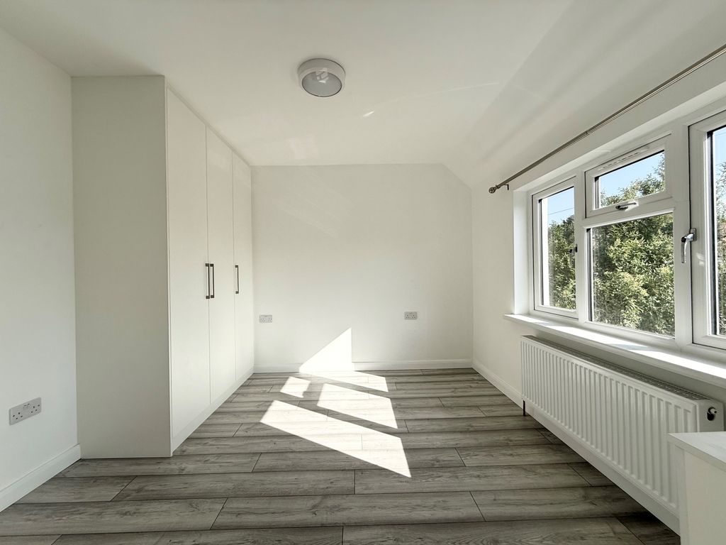 Property photo 1 of 13 Image