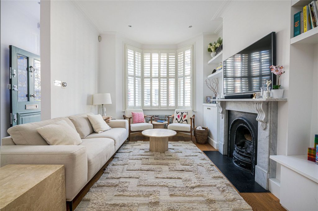 Property photo 2 of 17 Reception