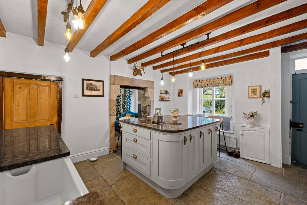 Property photo 3 of 20 Kitchen 2