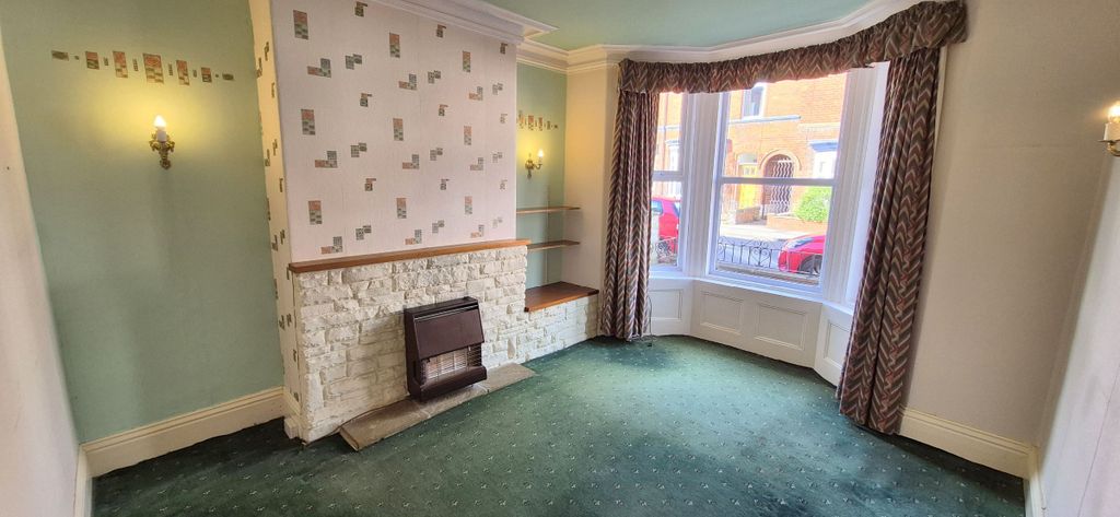 Property photo 2 of 17