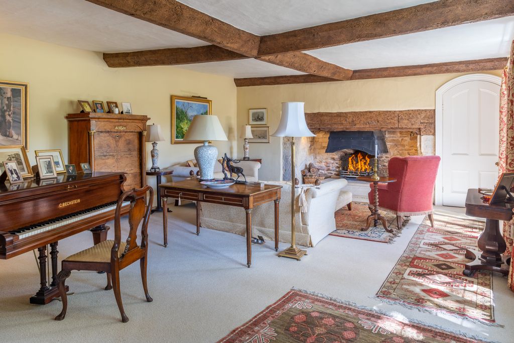 Property photo 2 of 21 Drawing Room