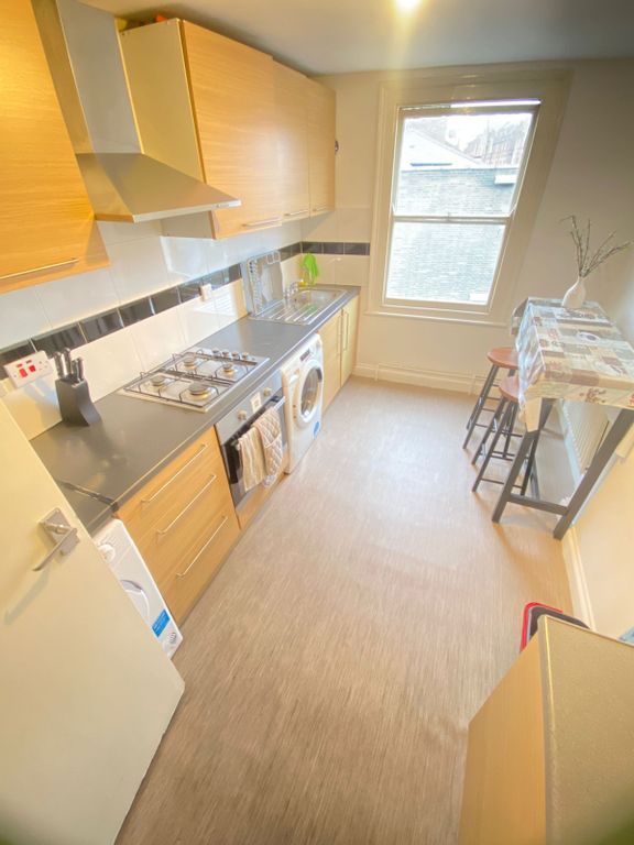 Property photo 2 of 9 Kitchen
