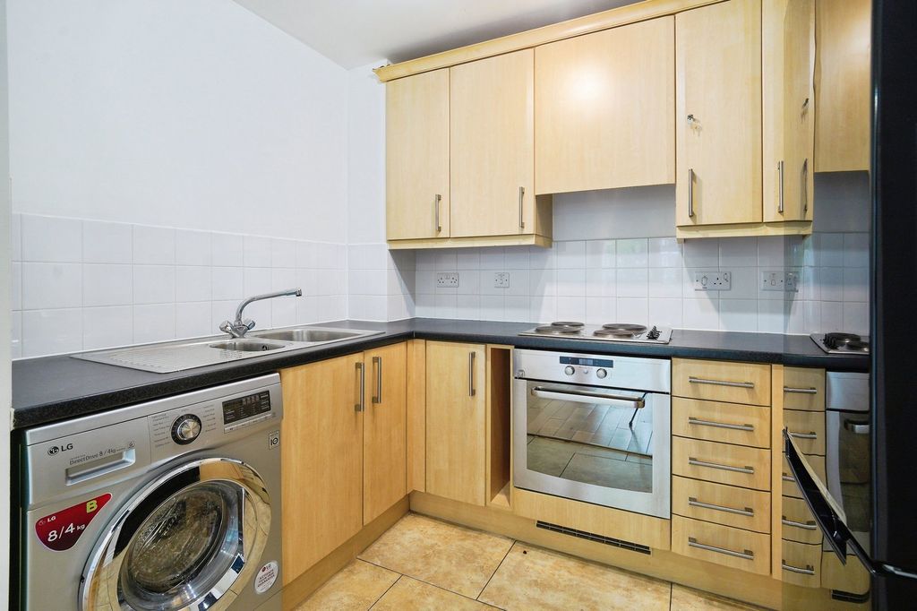 Property photo 2 of 9