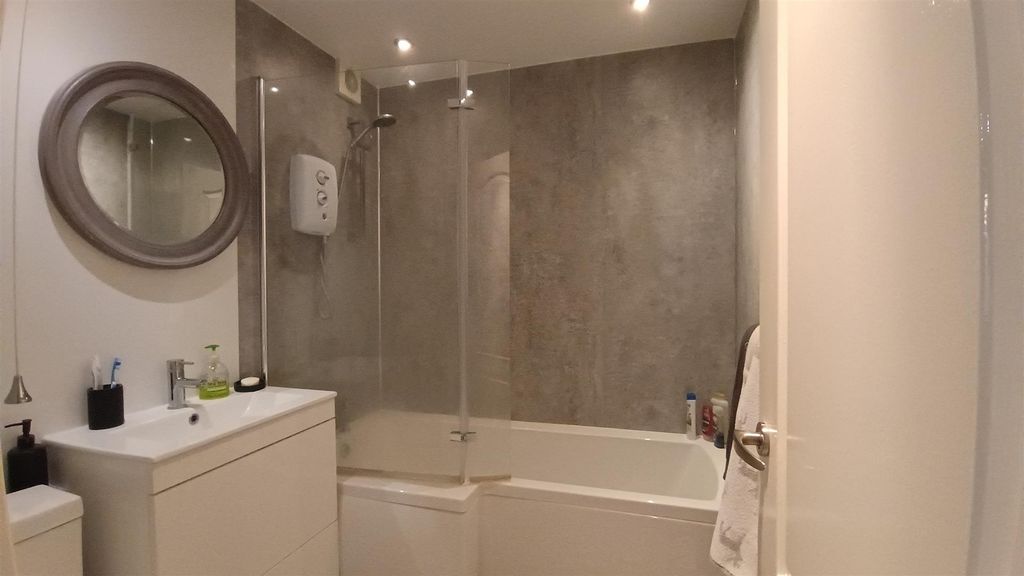 Property photo 2 of 13 Bathroom1.Jpg