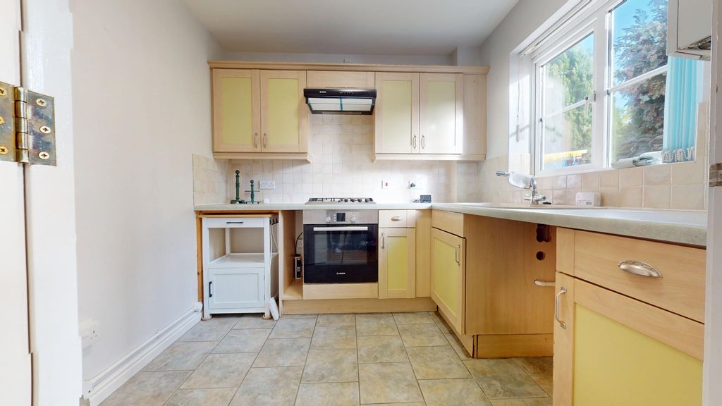 Property photo 2 of 13 3307303