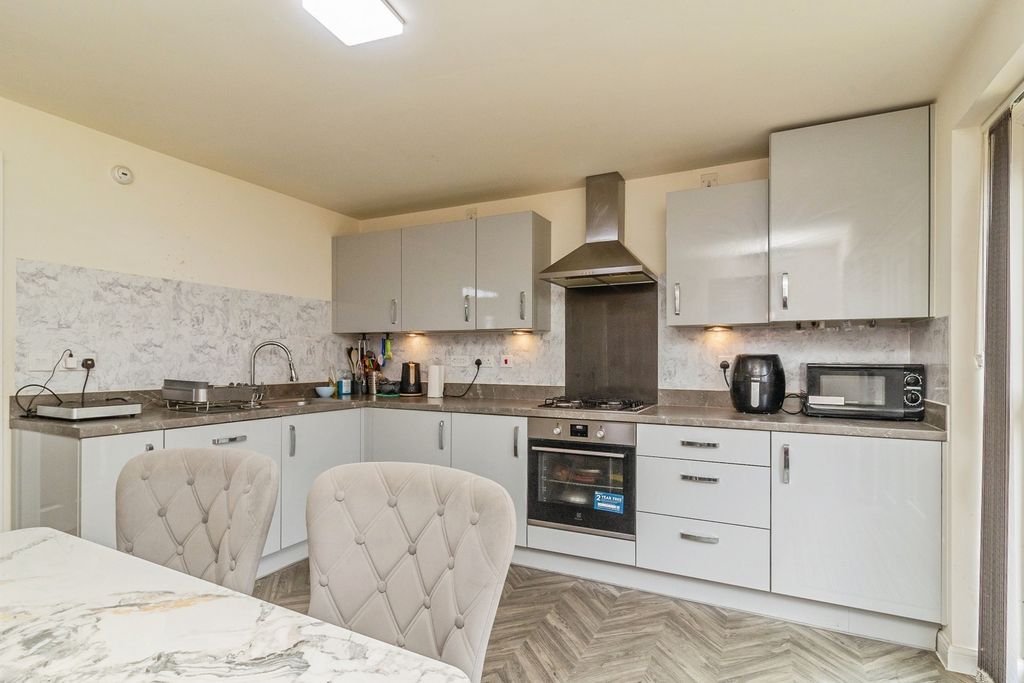 Property photo 2 of 19 Pbox-Img.Jpg
