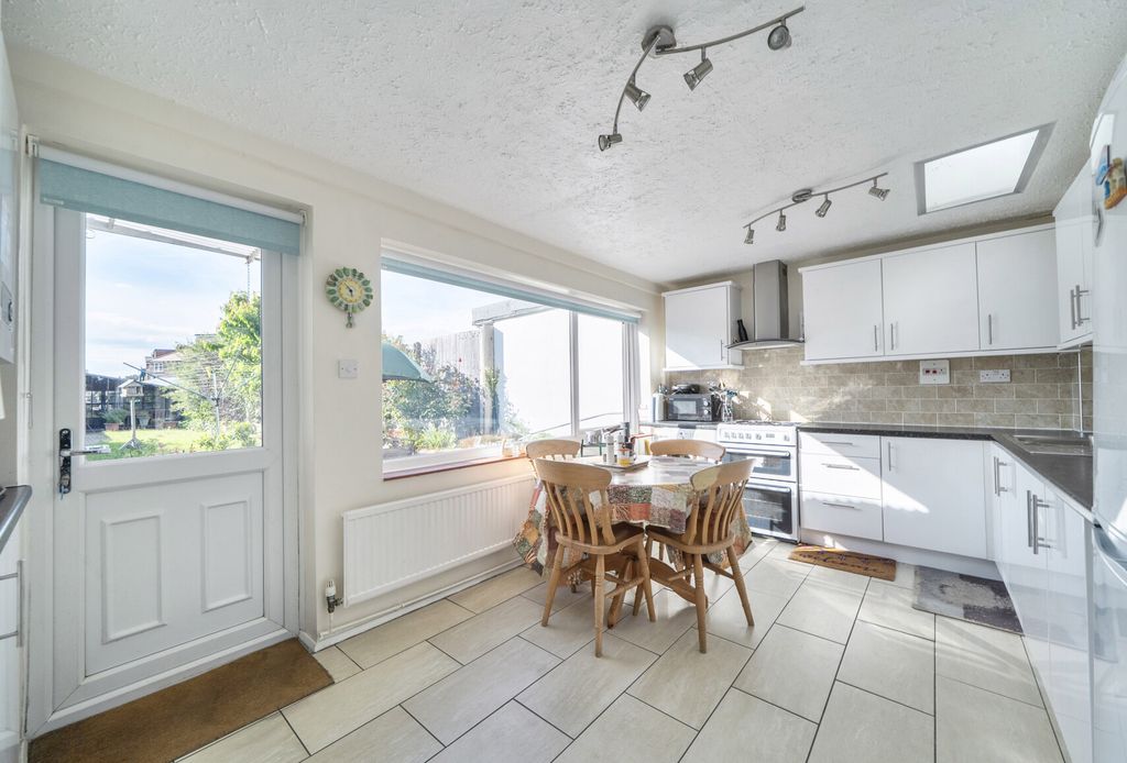 Property photo 1 of 17 1466514-7-6A0F3c2...