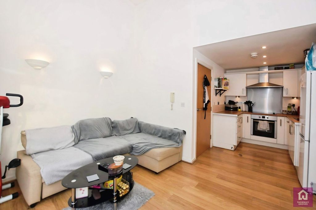 Property photo 2 of 19 Pbox-Img.Jpg