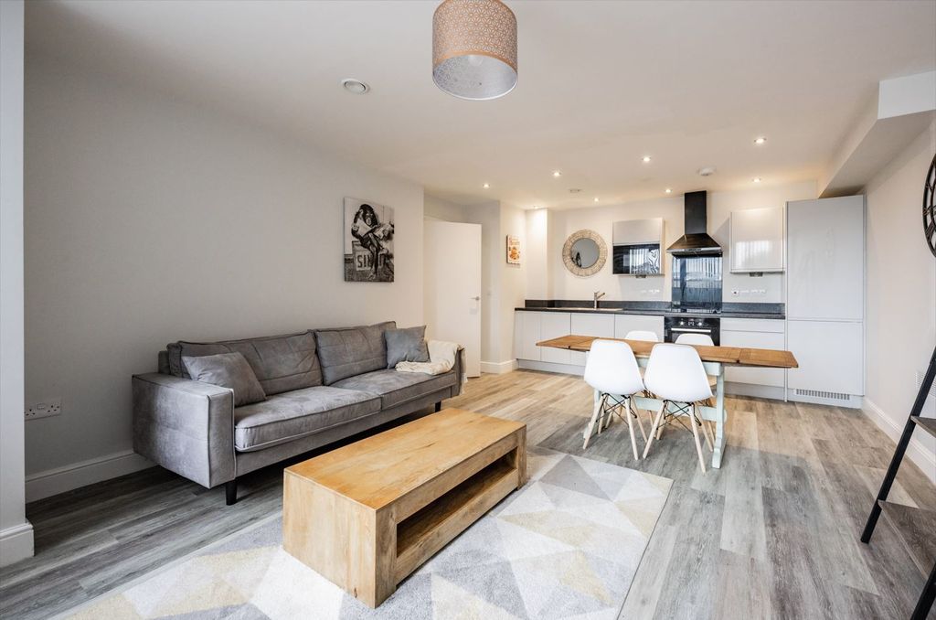 Property photo 3 of 7 Image