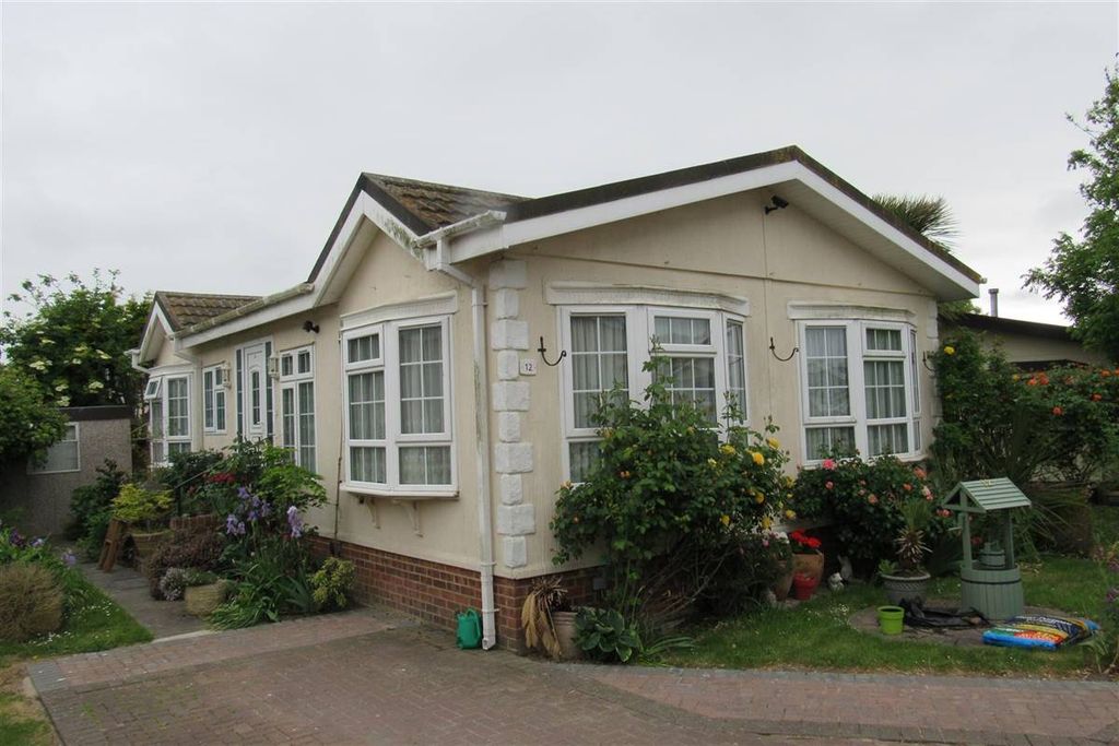 Property photo 1 of 18 Outside