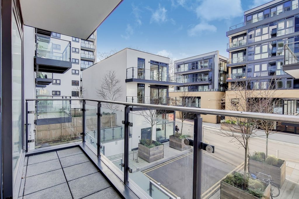 Property photo 1 of 11 6_Balcony-1