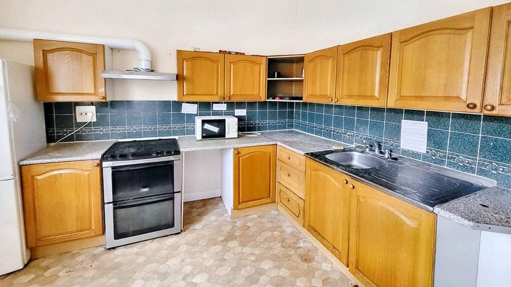 Property photo 2 of 5