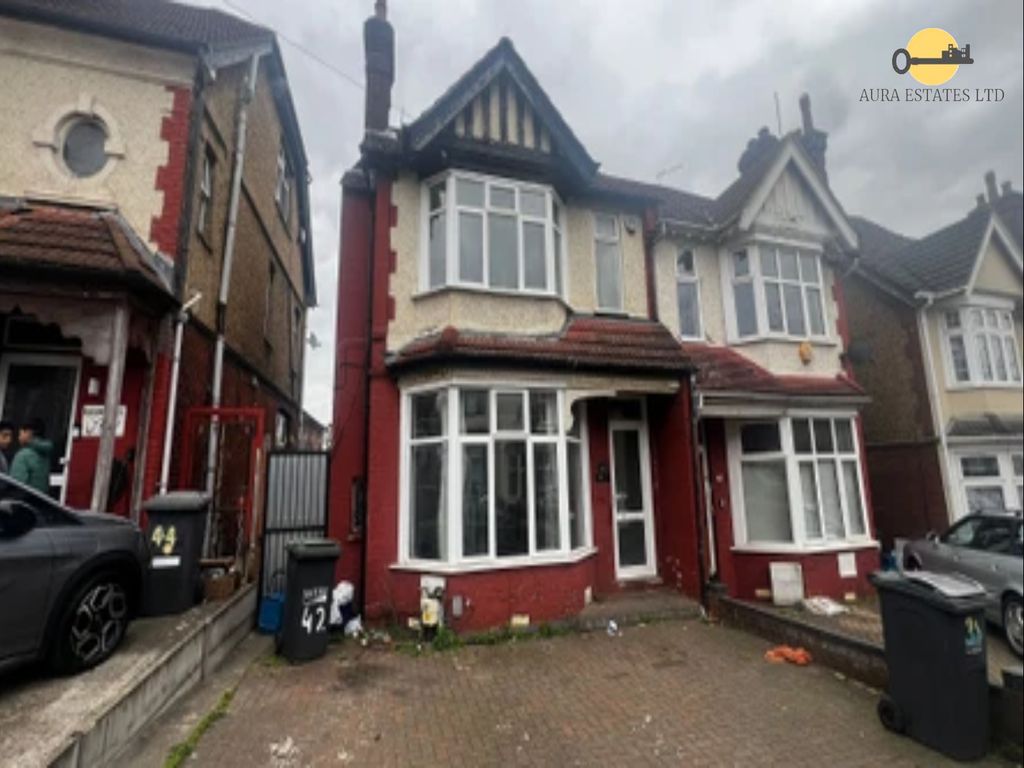 Property photo 1 of 11