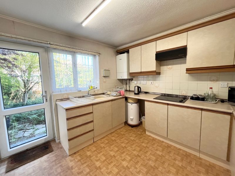 Property photo 3 of 13 Kitchen