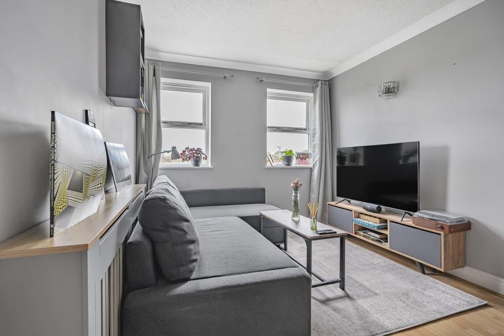 Property photo 2 of 11 Living Room