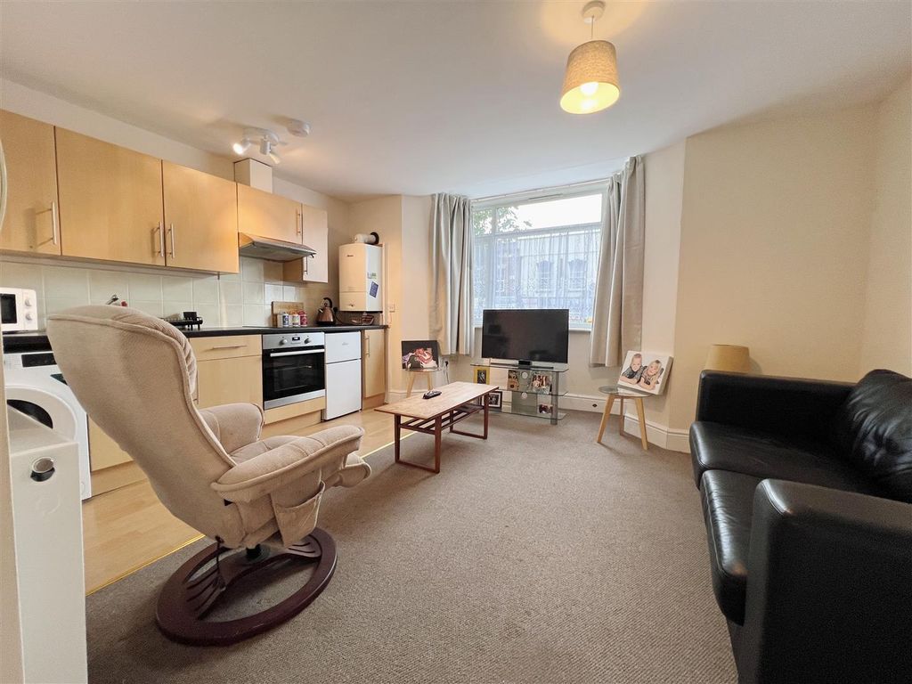 Property photo 2 of 15 2 - Block Of Flats For Auction, Fishponds.Jpg